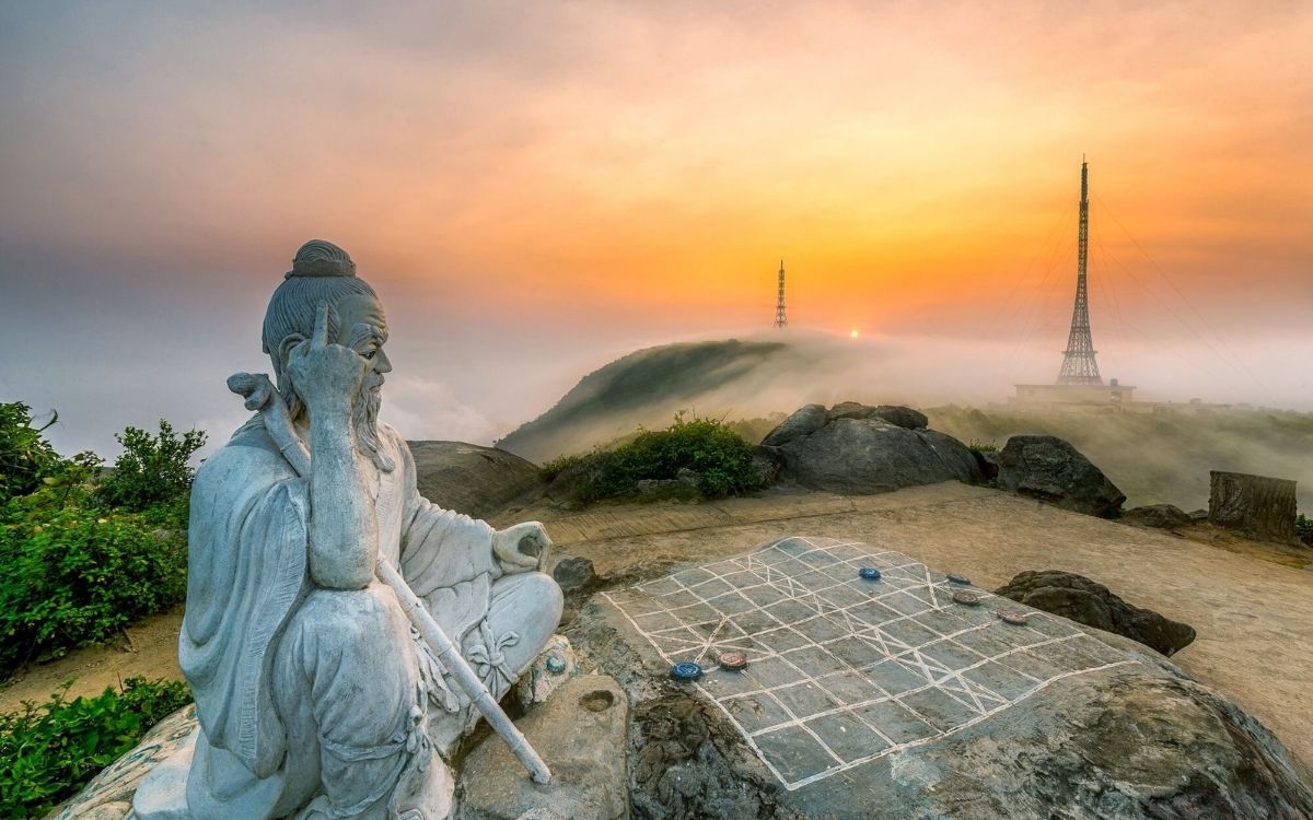 đỉnh bàn cờ Sơn Trà