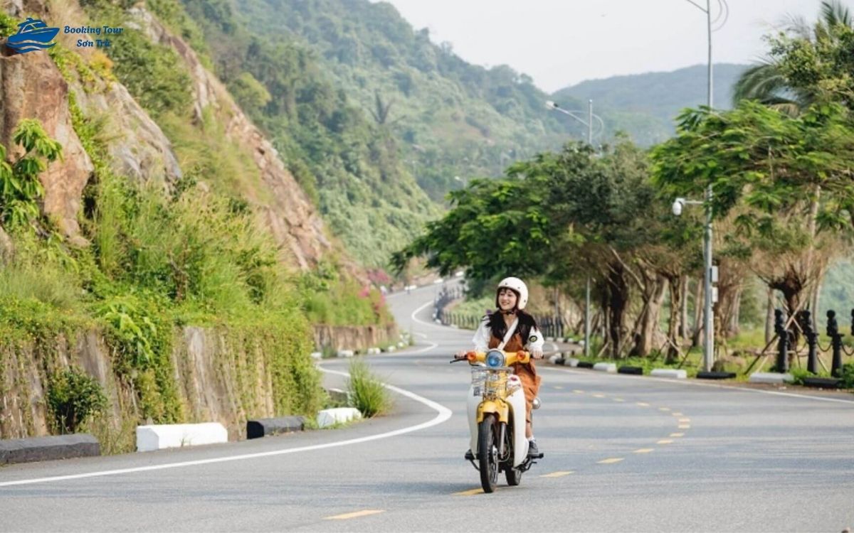 Di chuyển lên bán đảo Sơn Trà bằng xe máy, ô tô