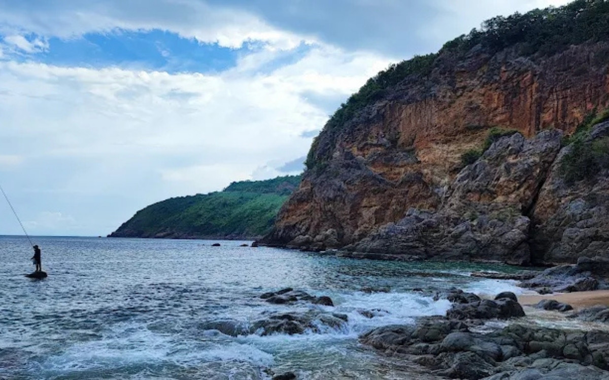 Bán đảo Sơn Trà Đà Nẵng: Cẩm nang khám phá trọn vẹn "Viên ngọc quý" 8 Khám phá Ghềnh Bàng là trải nghiệm ưa thích của các phượt thủ