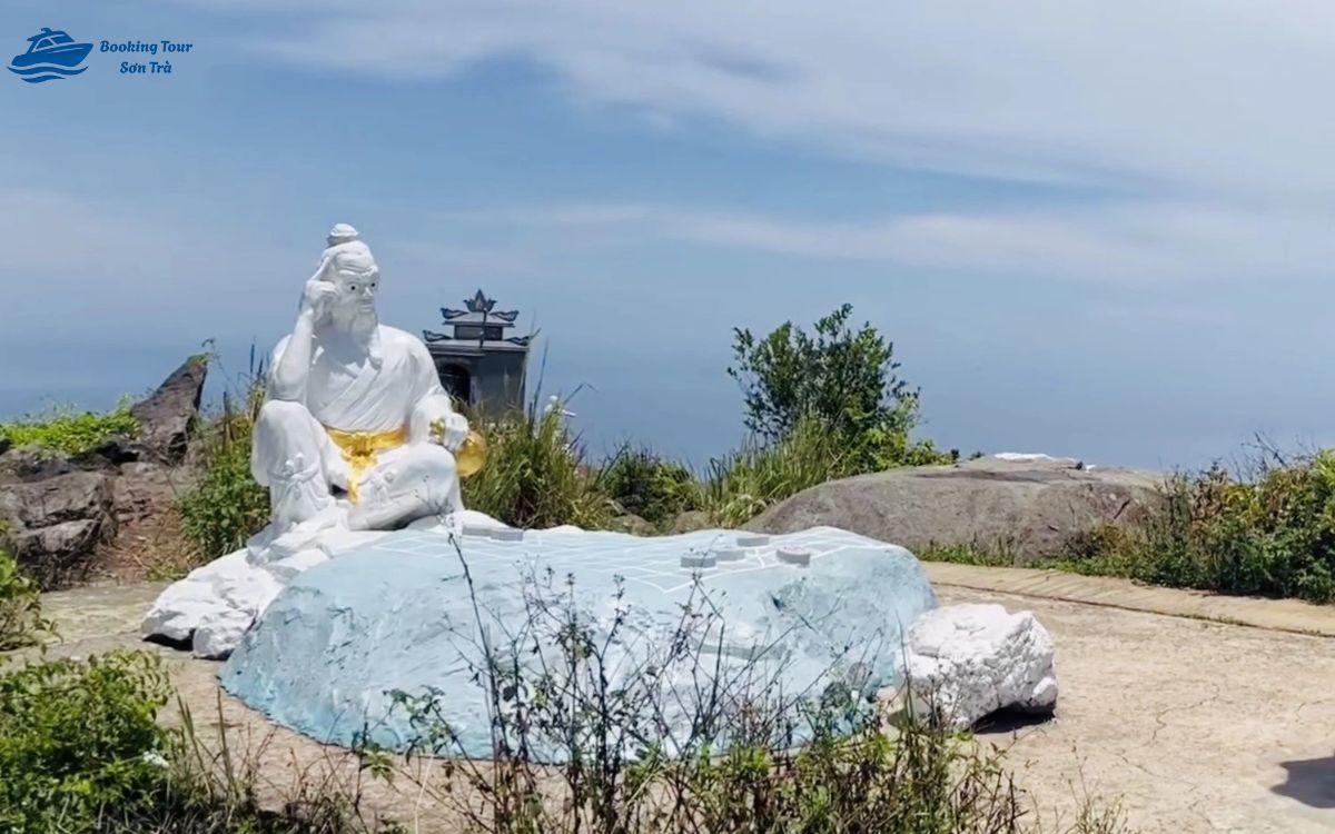 Đỉnh Bàn Cờ - “Nóc nhà” Đà Nẵng đáng để chinh phục các điểm du lịch ở Sơn Trà Đà Nẵng