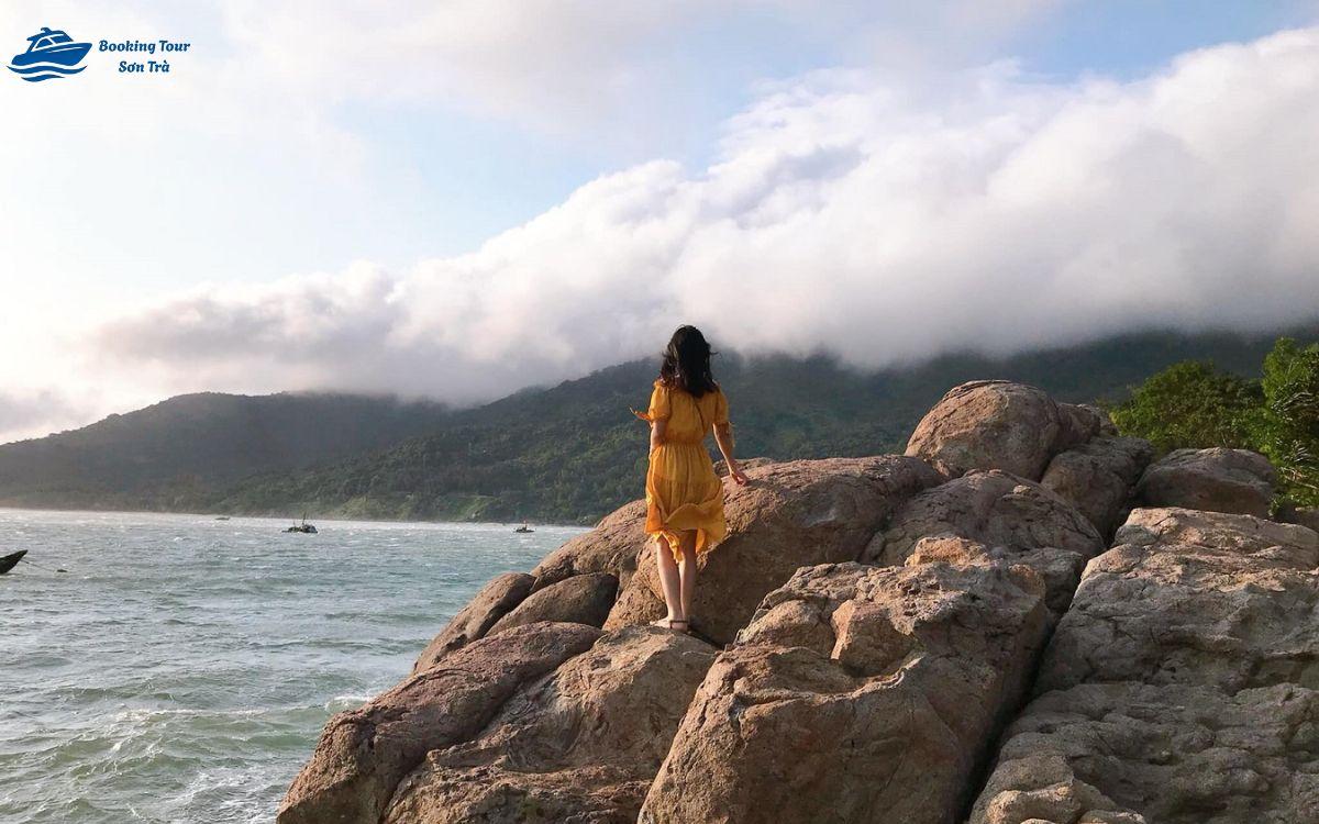 Bãi Đá Đen là thiên đường nghỉ dưỡng các địa điểm du lịch ở bán đảo Sơn Trà